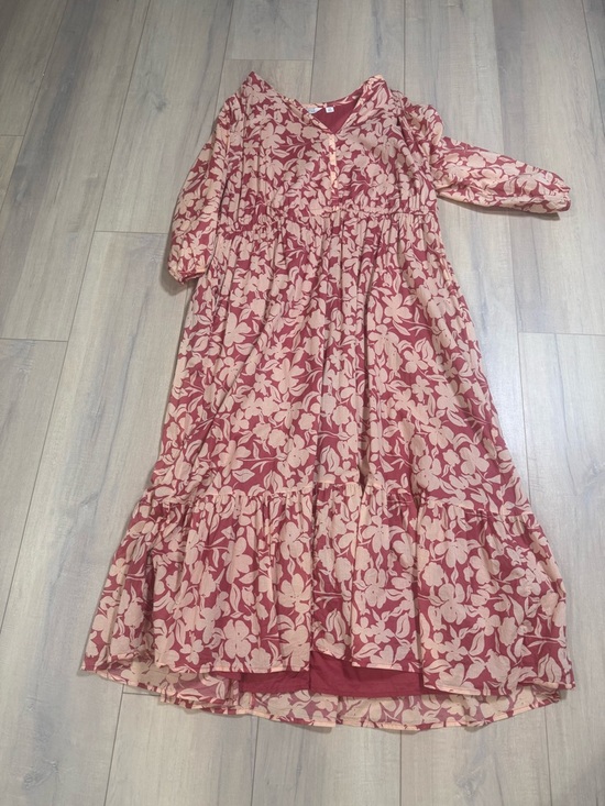 beautiful by Lawrence Zarian Dresses & Skirts - Beautiful by Lawrence Zarian Floral V-Neck Maxi Dress in Dusty Rose & Cream